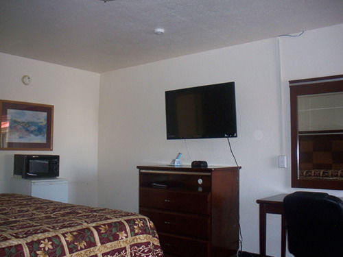 Deluxe Inn Of Roswell Exterior photo